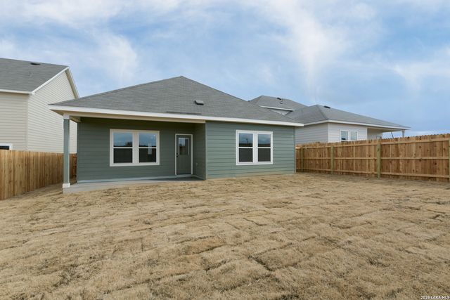 107 Peeps Ct., Adkins, TX 78101