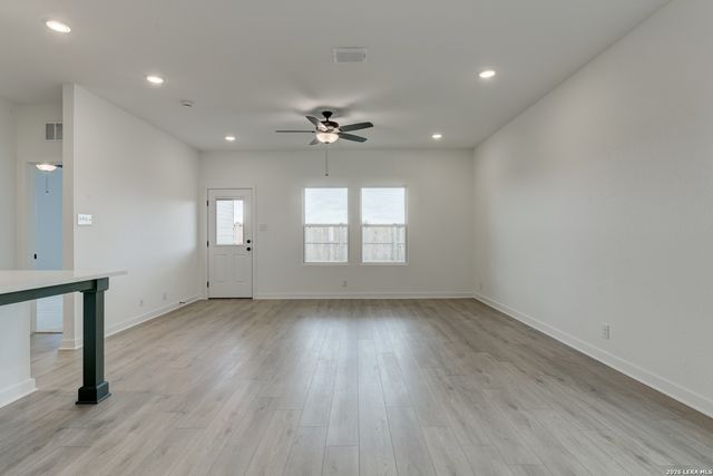 107 Peeps Ct., Adkins, TX 78101