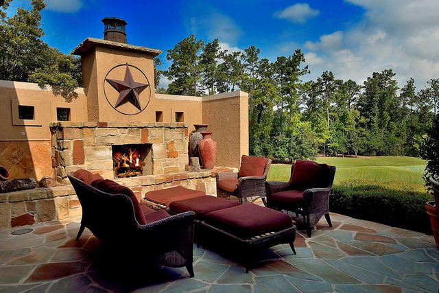 18 N Badger Lodge Circle, Spring, TX 77389