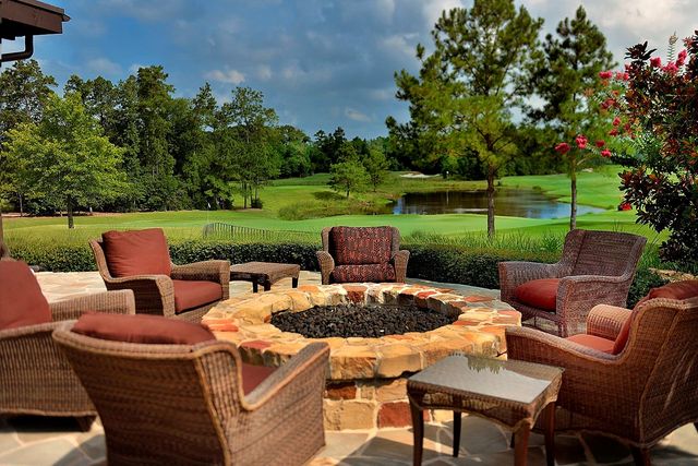 18 N Badger Lodge Circle, Spring, TX 77389