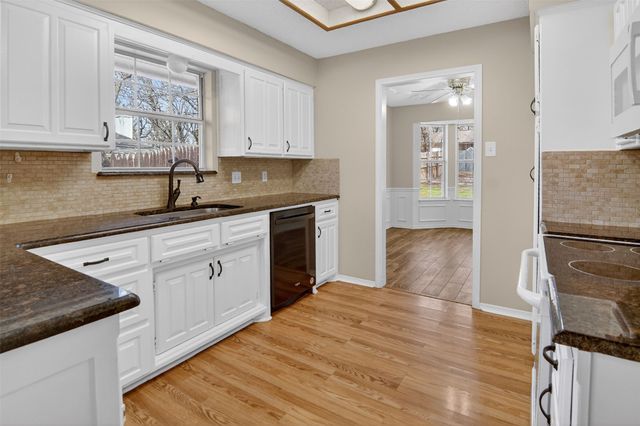 122 Camelot Drive, Weatherford, TX 76086