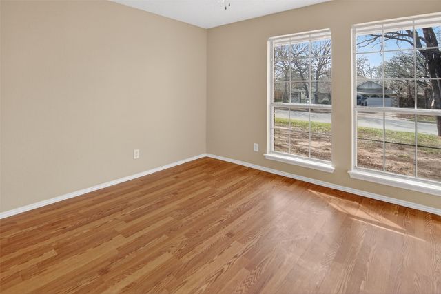 122 Camelot Drive, Weatherford, TX 76086