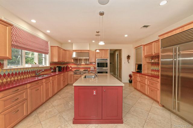 14 Norgate Road, Brookville, NY 11545