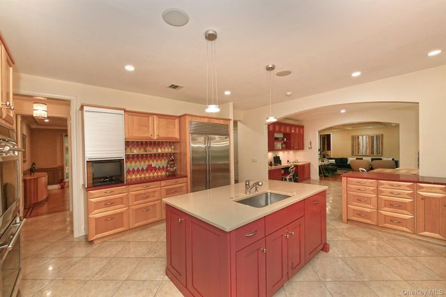 14 Norgate Road, Brookville, NY 11545