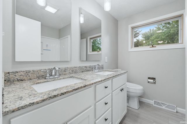 904 W 9th Street, Rochester, IN 46975