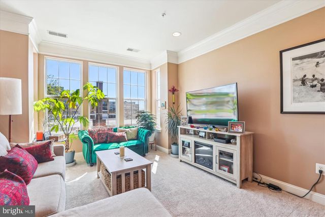 1451 Belmont St NW Apt 315, Washington, DC 20009