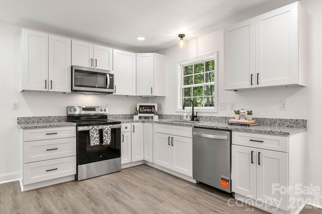 2149 Charles Towne Court, Kannapolis, NC 28083