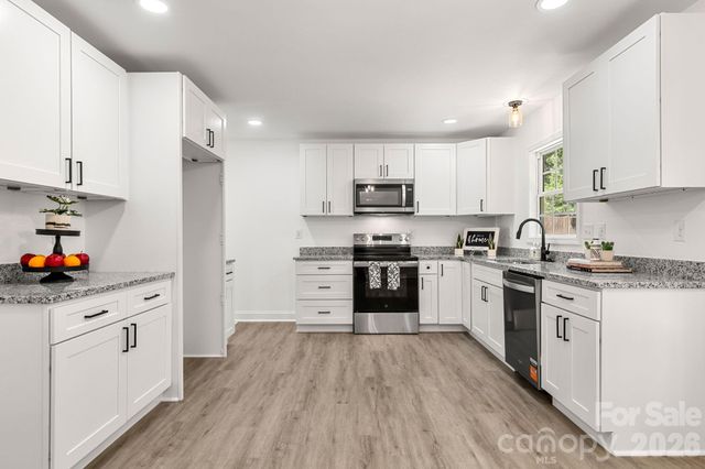 2149 Charles Towne Court, Kannapolis, NC 28083
