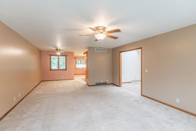 3012 AVE M, Council Bluffs, IA 51501