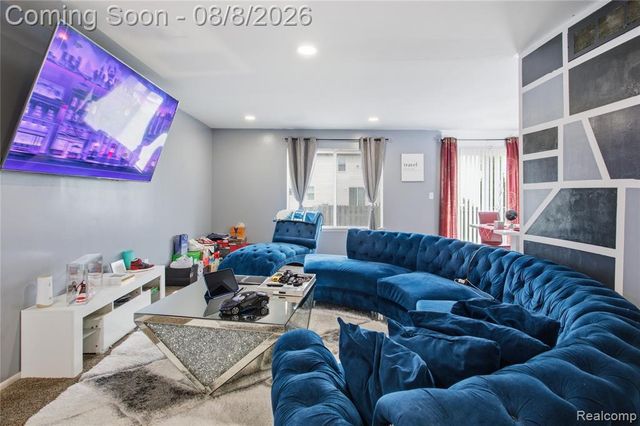 20350 Weybridge Street, Clinton Township, MI 48036