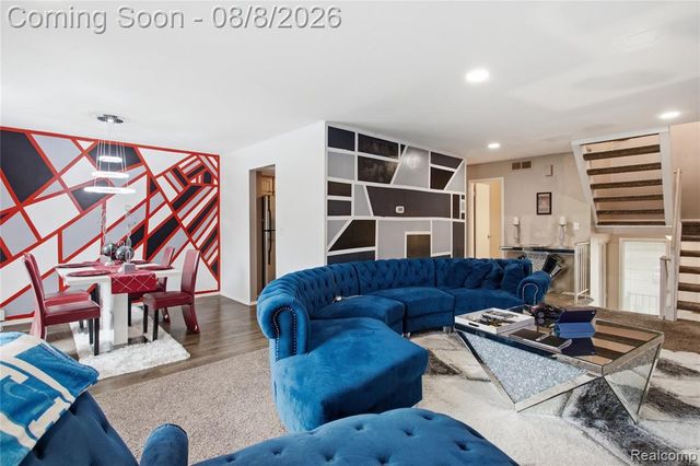 20350 Weybridge Street, Clinton Township, MI 48036