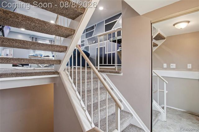 20350 Weybridge Street, Clinton Township, MI 48036