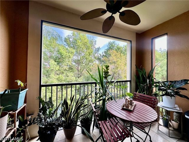 1230 Reserve WAY 304, Naples, FL 34105