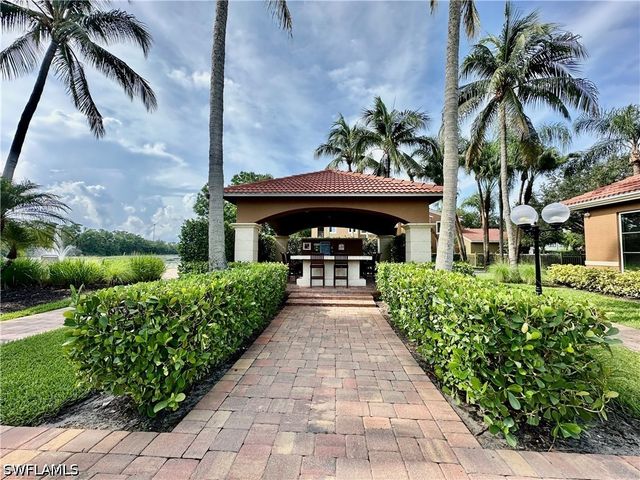 1230 Reserve WAY 304, Naples, FL 34105