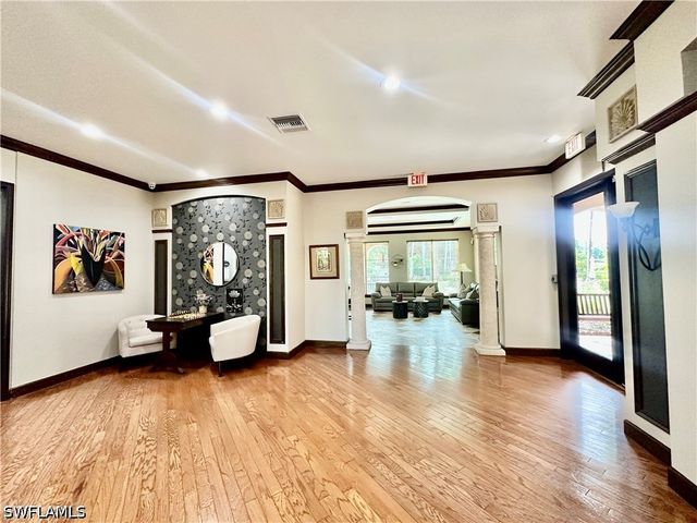 1230 Reserve WAY 304, Naples, FL 34105