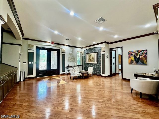 1230 Reserve WAY 304, Naples, FL 34105