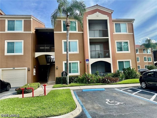 1230 Reserve WAY 304, Naples, FL 34105