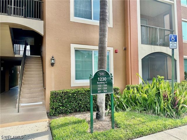 1230 Reserve WAY 304, Naples, FL 34105