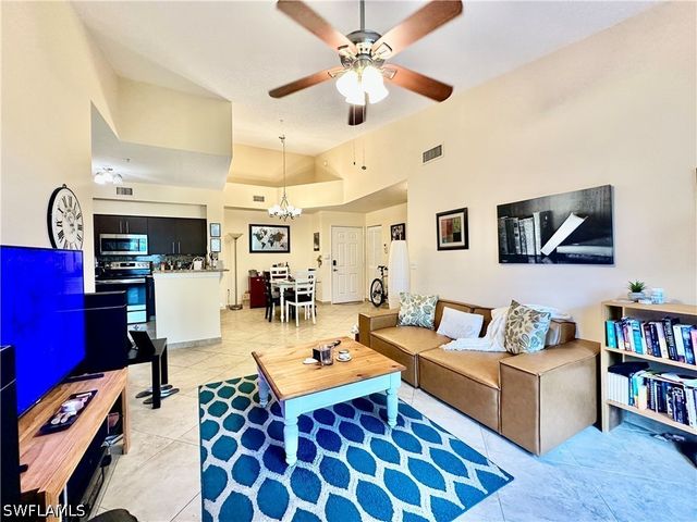 1230 Reserve WAY 304, Naples, FL 34105