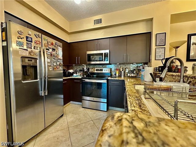 1230 Reserve WAY 304, Naples, FL 34105