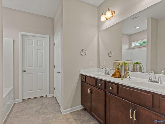 26640 Kyle Lane, Athens, AL 35613