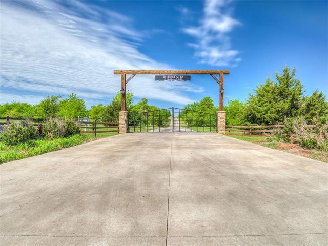 2450 Estates Drive, Goldsby, OK 73093