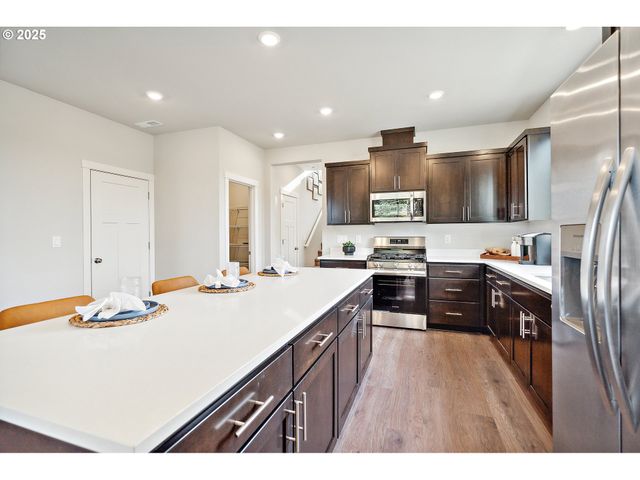 5218 Se 77TH Ave, Hillsboro, OR 97123