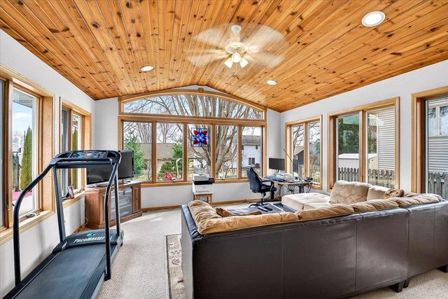 1010 Ganser Drive, Waunakee, WI 53597