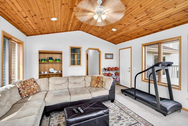 1010 Ganser Drive, Waunakee, WI 53597