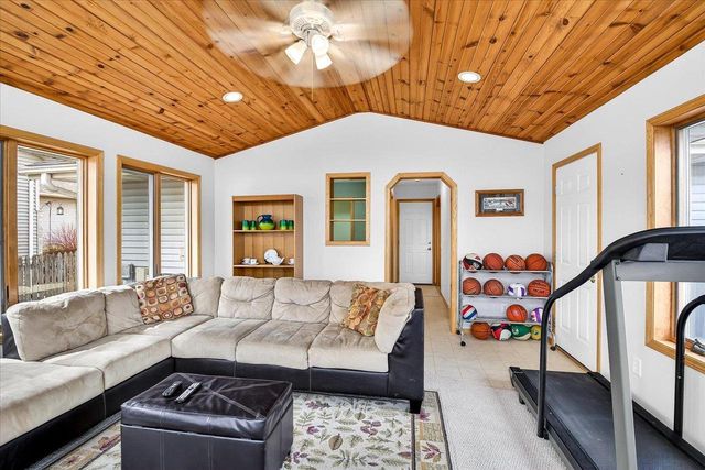 1010 Ganser Drive, Waunakee, WI 53597