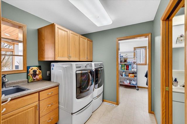 1010 Ganser Drive, Waunakee, WI 53597