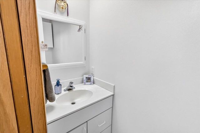 1010 Ganser Drive, Waunakee, WI 53597