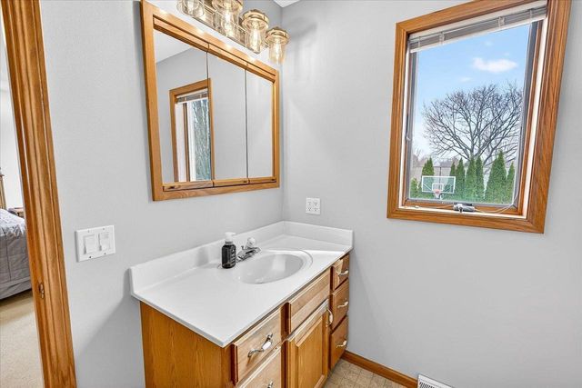 1010 Ganser Drive, Waunakee, WI 53597