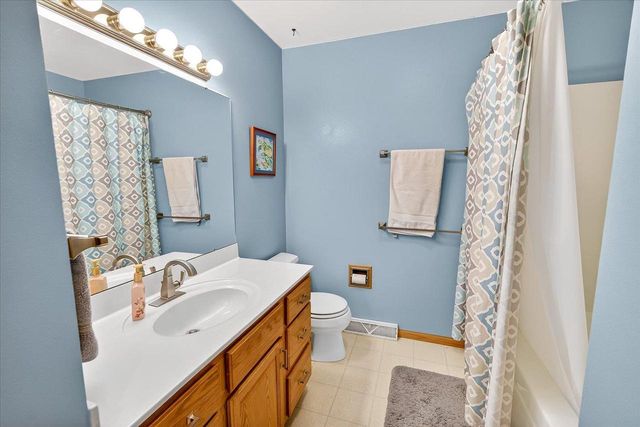 1010 Ganser Drive, Waunakee, WI 53597