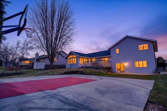 1010 Ganser Drive, Waunakee, WI 53597