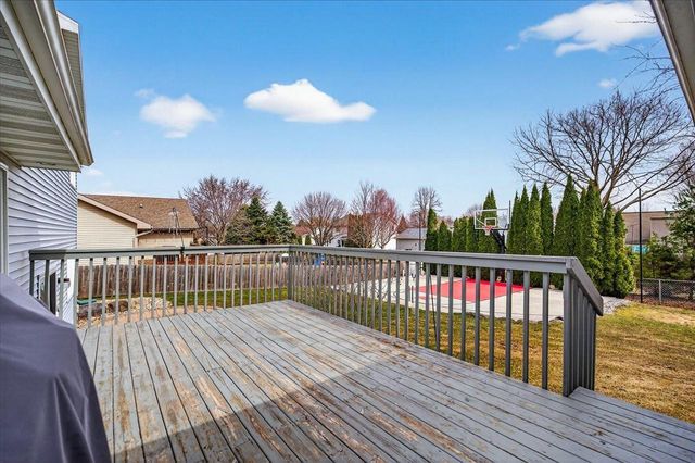 1010 Ganser Drive, Waunakee, WI 53597