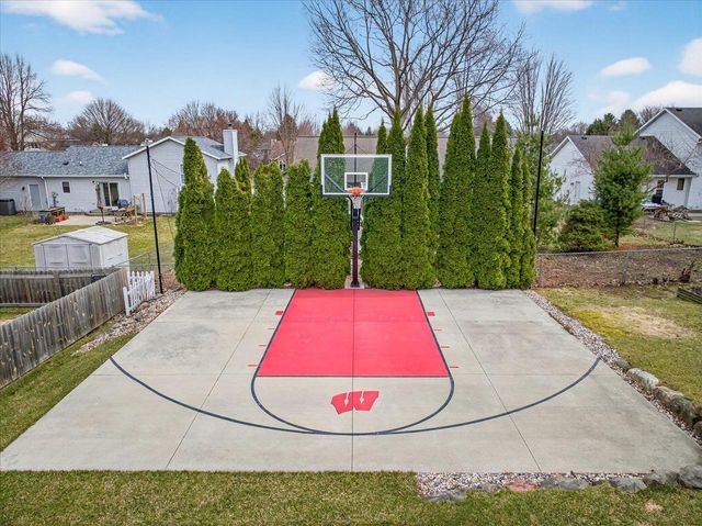 1010 Ganser Drive, Waunakee, WI 53597