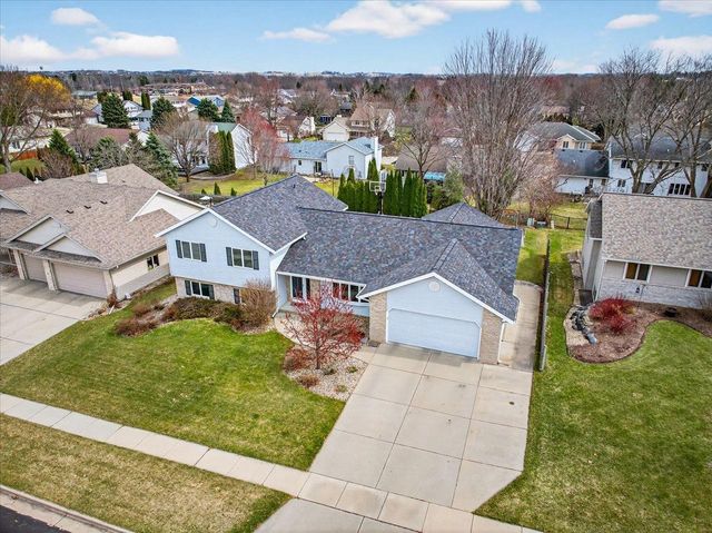 1010 Ganser Drive, Waunakee, WI 53597