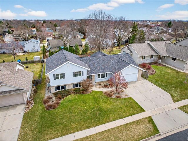 1010 Ganser Drive, Waunakee, WI 53597