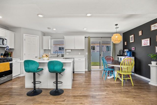 2541 Ivory ST, Minot, ND 58703