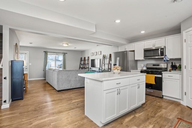 2541 Ivory ST, Minot, ND 58703