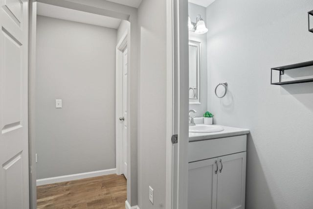 2541 Ivory ST, Minot, ND 58703