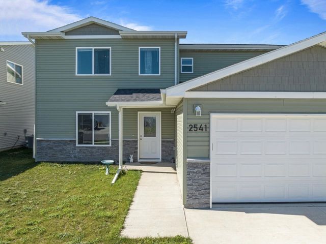 2541 Ivory ST, Minot, ND 58703