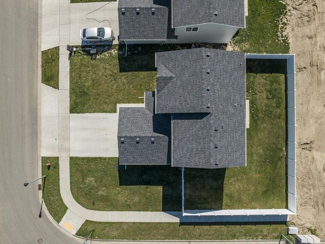 2541 Ivory ST, Minot, ND 58703