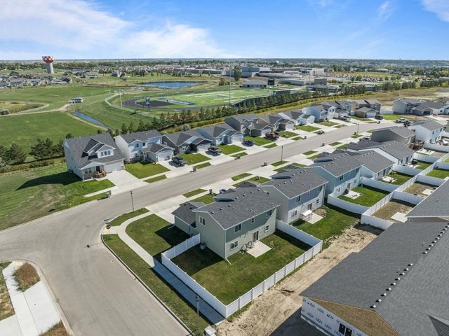 2541 Ivory ST, Minot, ND 58703