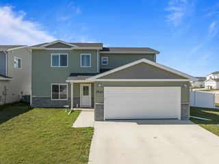 2541 Ivory ST, Minot, ND 58703