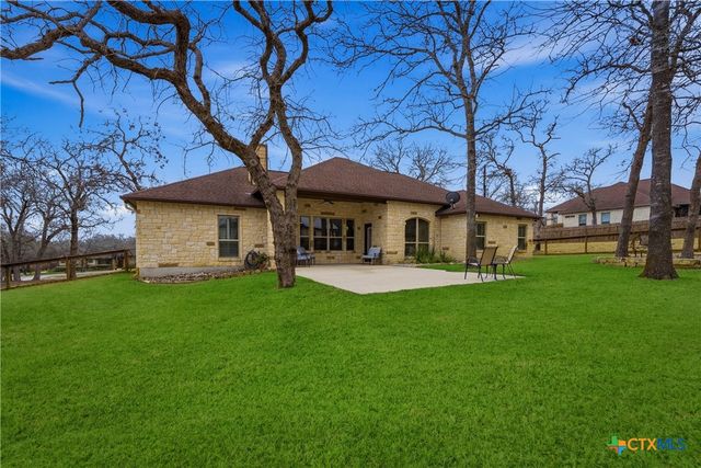 203 Champions Boulevard, La Vernia, TX 78121