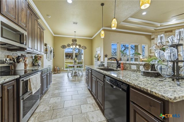 203 Champions Boulevard, La Vernia, TX 78121