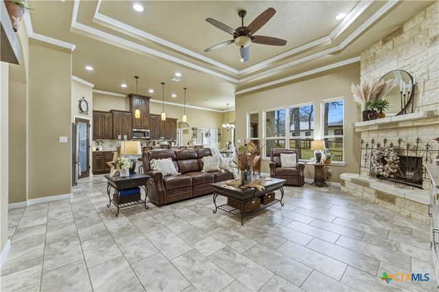 203 Champions Boulevard, La Vernia, TX 78121