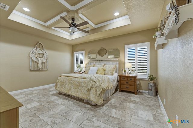 203 Champions Boulevard, La Vernia, TX 78121